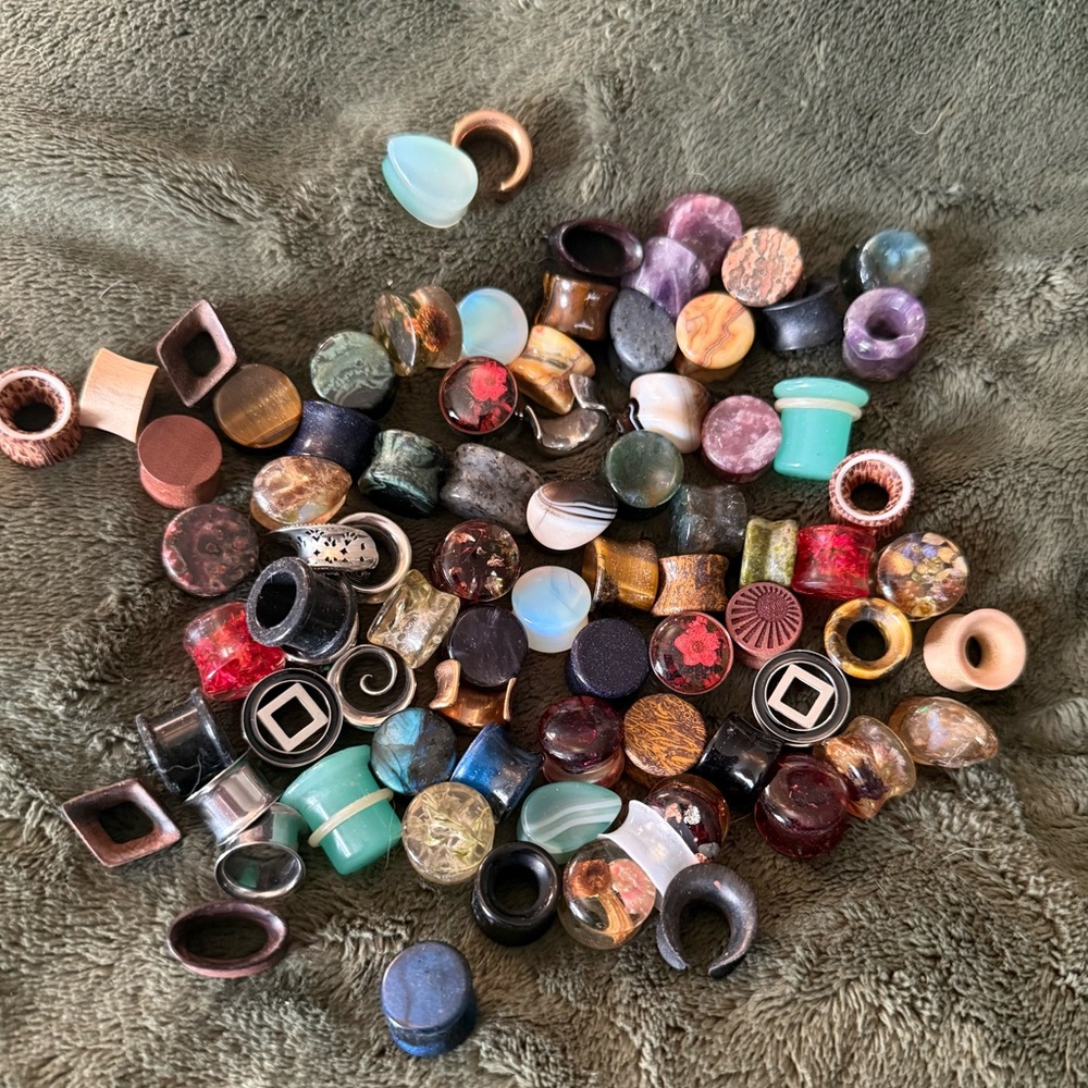 Assorted Colorful Ear Plugs Collection - Picture 2 of 5